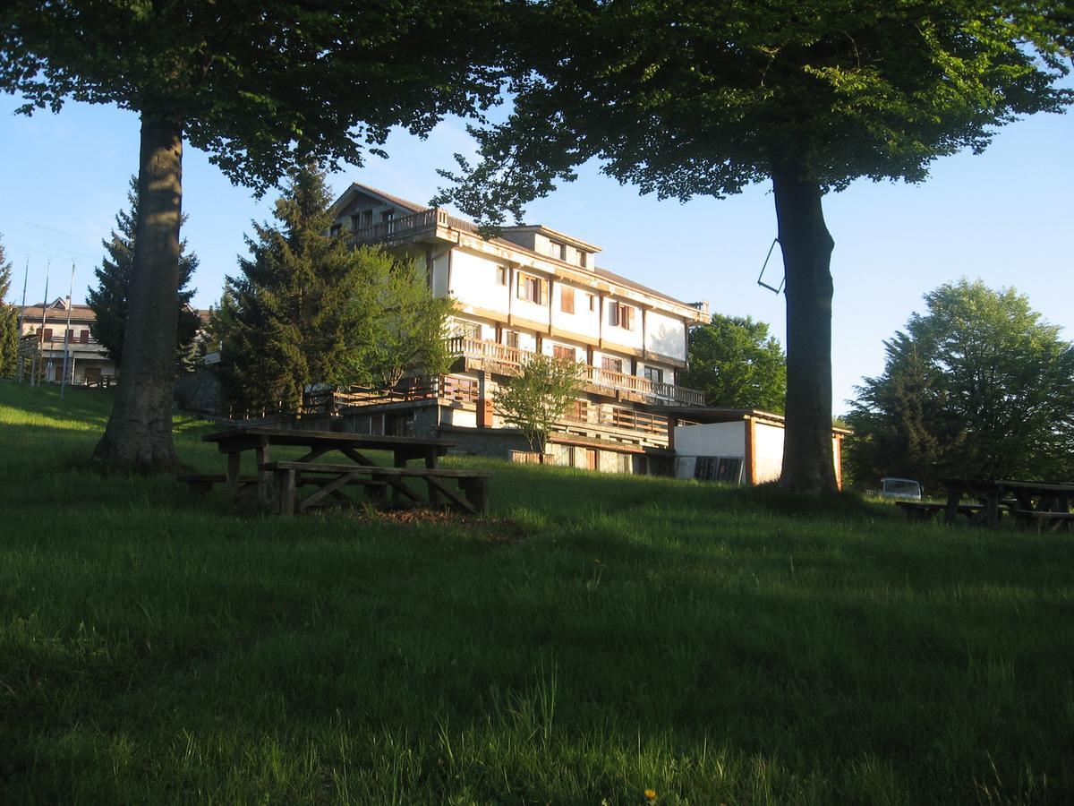 Albergo Rifugio Montecucco Piampaludo ภายนอก รูปภาพ