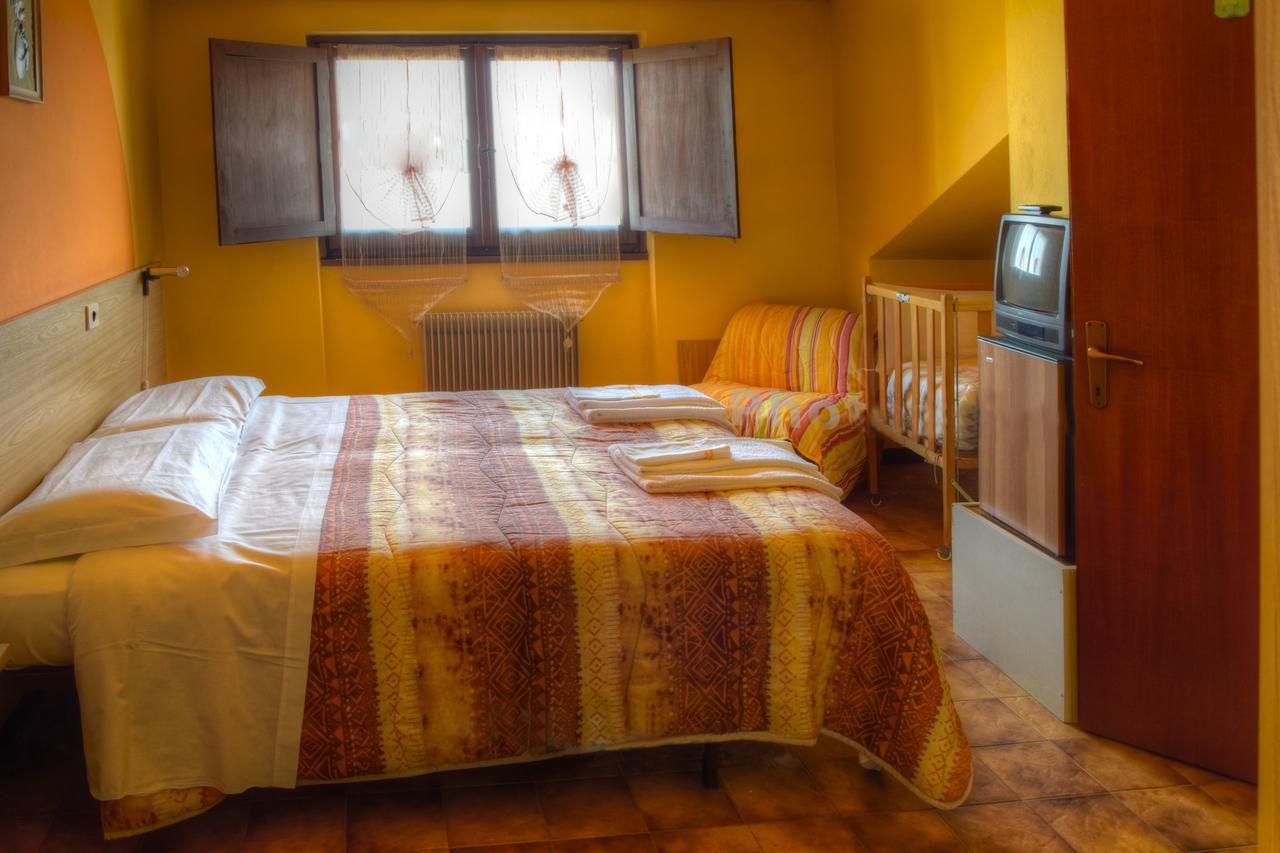 Albergo Rifugio Montecucco Piampaludo ภายนอก รูปภาพ